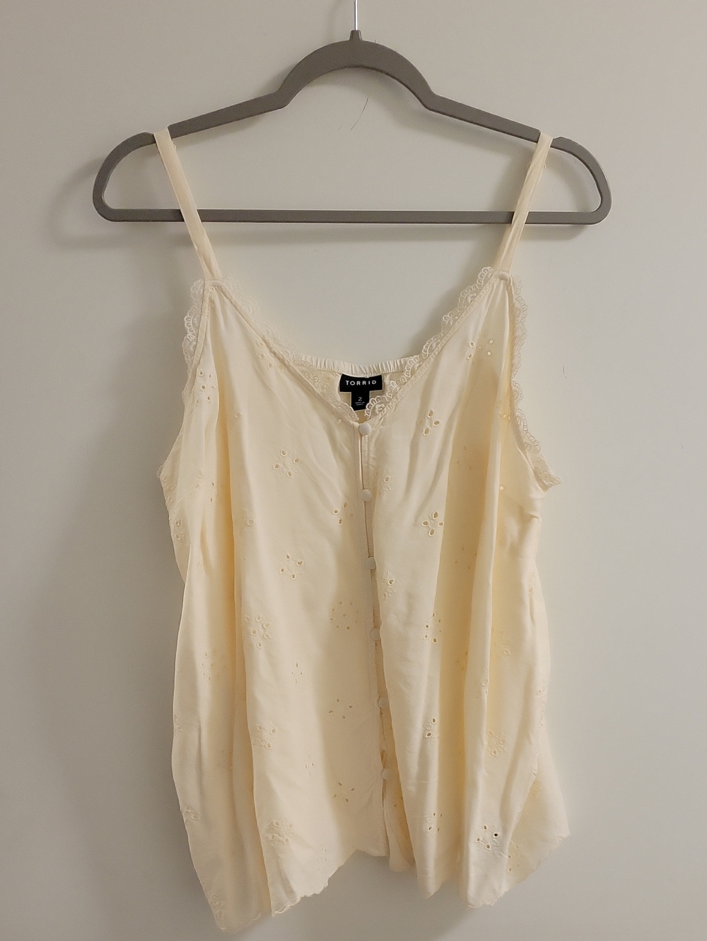 torrid Cream Eyelet Lace-Trim Button Cami Size 2(18)